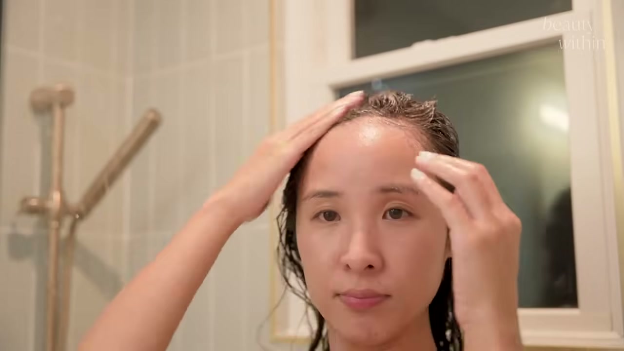 @beautywithin reviewing DARIYA Fukemin-U Scalp Cleansing Gel at 07:55 in a YouTube Shorts video