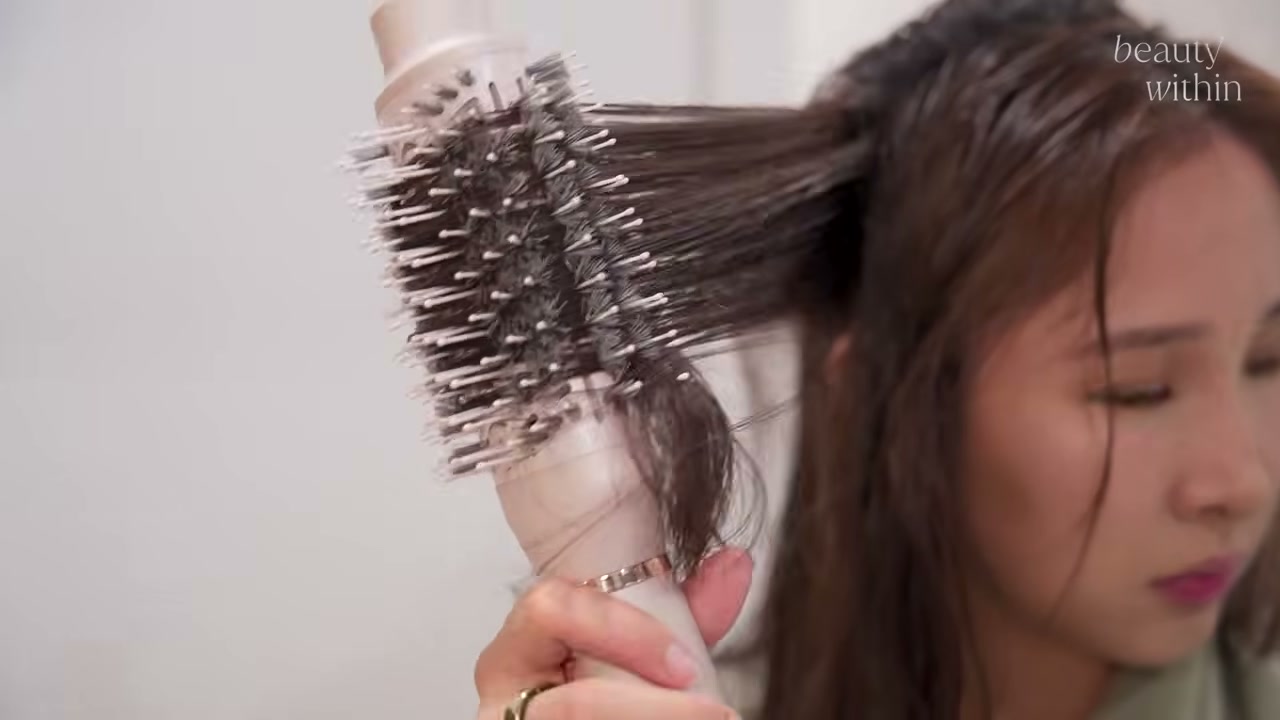 @beautywithin reviewing T3 Airebrush at 14:58 in a YouTube Shorts video