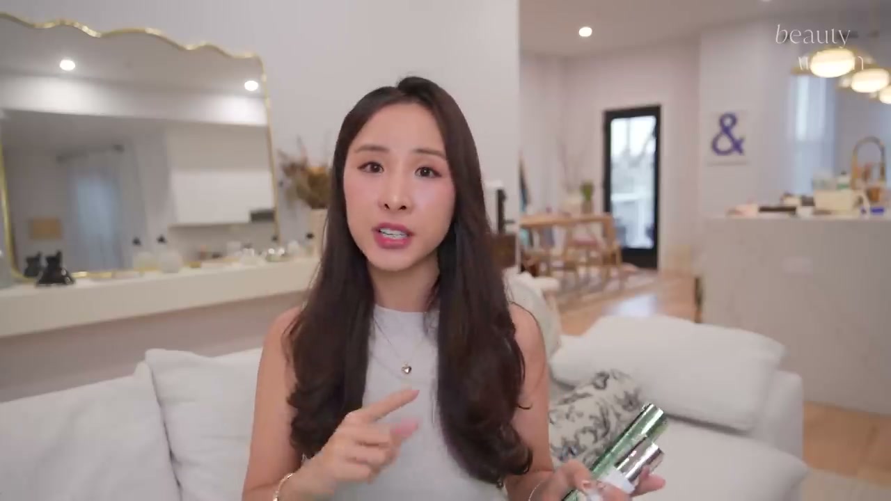 @beautywithin reviewing VT Cosmetics Reti-A Reedle Shot 100 at 02:05 in a YouTube Shorts video