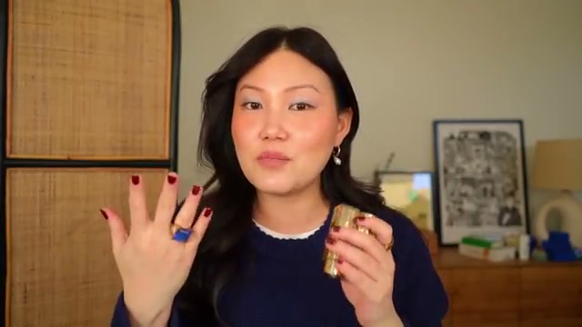 Signature Lip Lightweight Lipstick