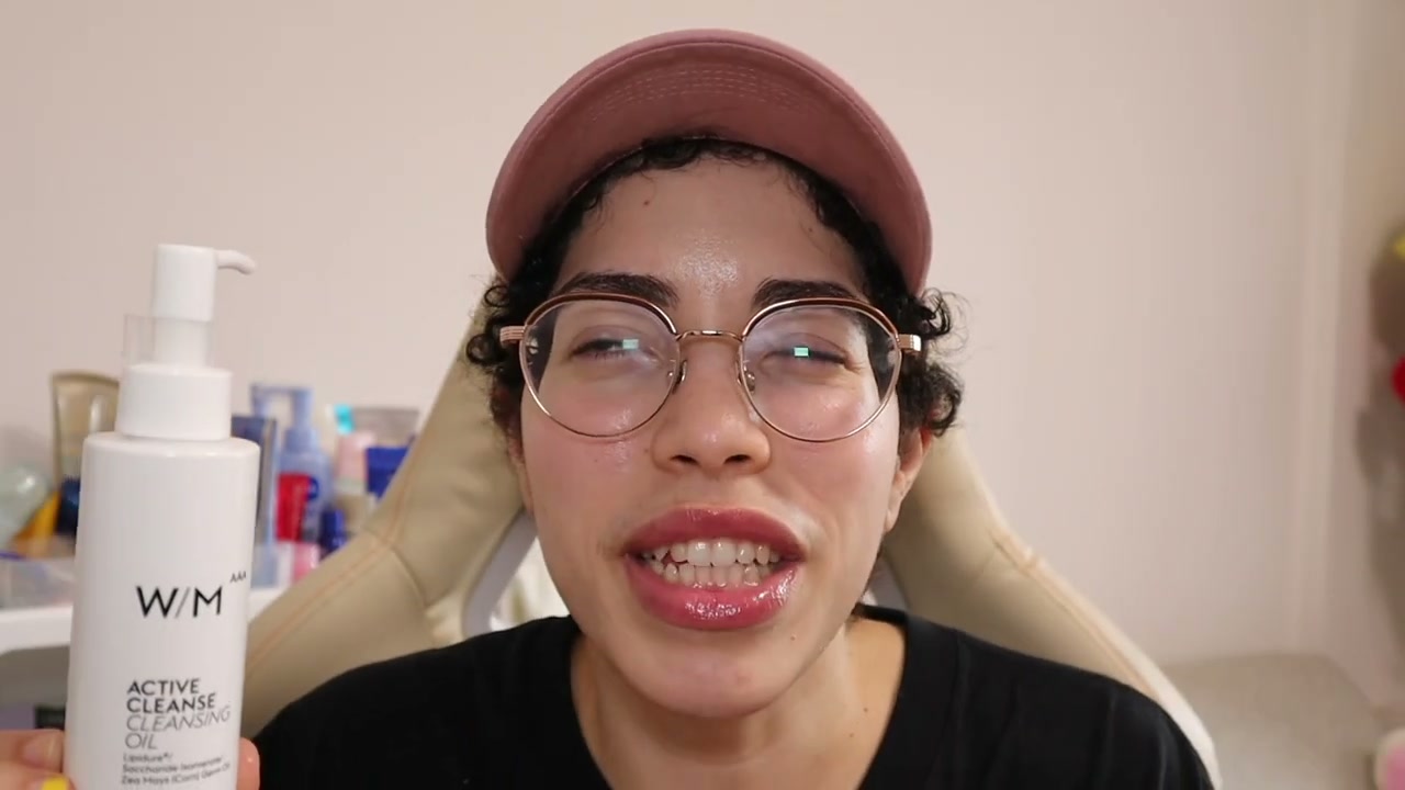 @beyobestbeauty reviewing MINON Amino Moist Oil at 02:36 in a YouTube Shorts video