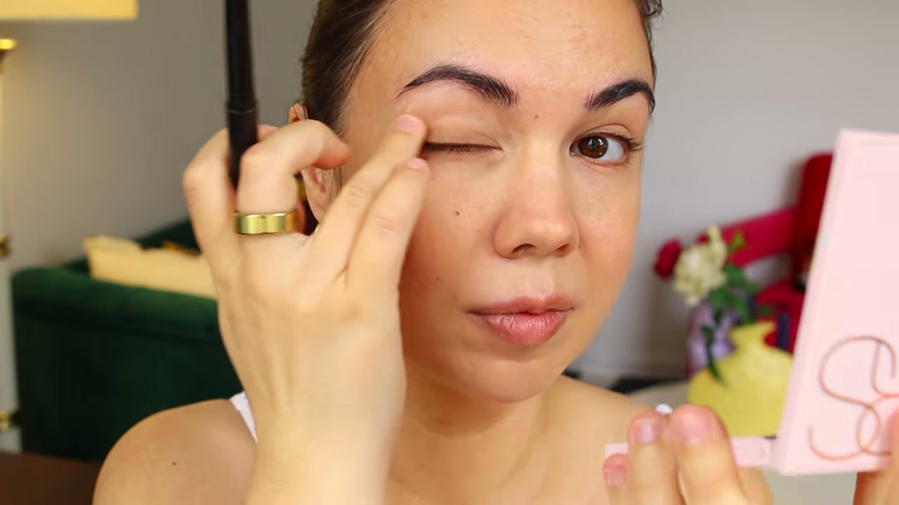 Total Seduction Smudge-Proof Eyeshadow Stick