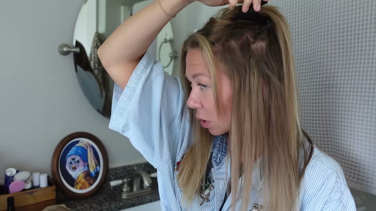 @brittneealexus reviewing Heritage Root Touch-Up Spray at 11:19 in a YouTube Shorts video