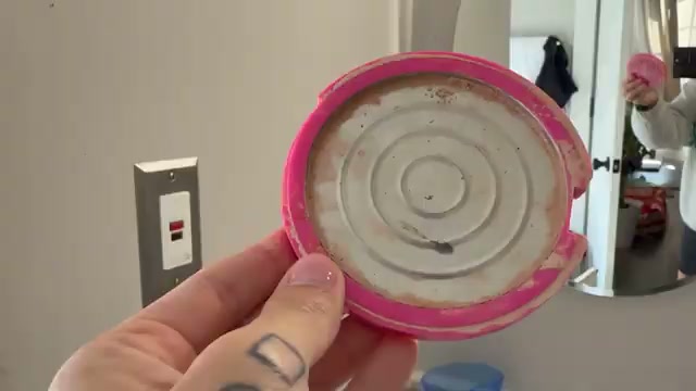 @brittneealexus reviewing L.A. Colors Color Illuminator Highlighter at 10:18 in a YouTube Shorts video