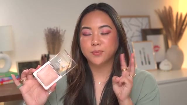@bykristinastudio reviewing CoverGirl Trublend Skin Enhancing Finishing Powder at 39:59 in a YouTube Shorts video