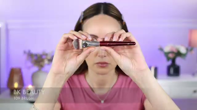 109 Mini Contoured Foundation Brush