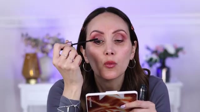 Tubing Stay in Place Volume Mascara