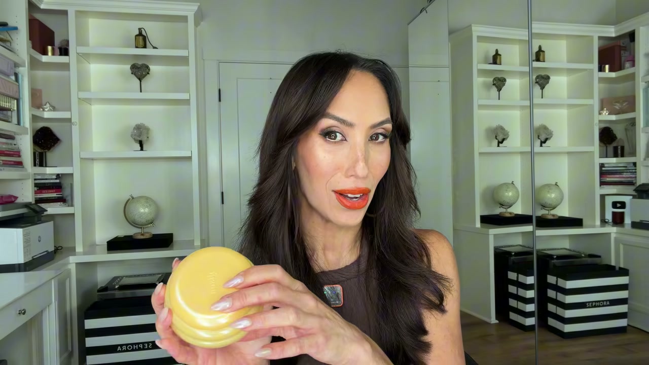@cherylburke reviewing Gisou Honey Gloss Ceramide Therapy Hydrating Hair Mask at 12:16 in a YouTube Shorts video