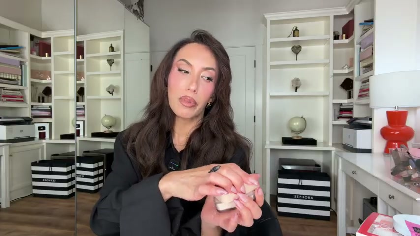 @cherylburke reviewing VIOLETTE_FR LE KABUKI Complexion Brush at 08:07 in a YouTube Shorts video