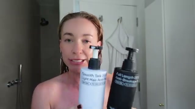 @chloeswiftstylist reviewing Hello Klean Full Length Anti-Breakage Hard Water Shampoo at 11:47 in a YouTube Shorts video