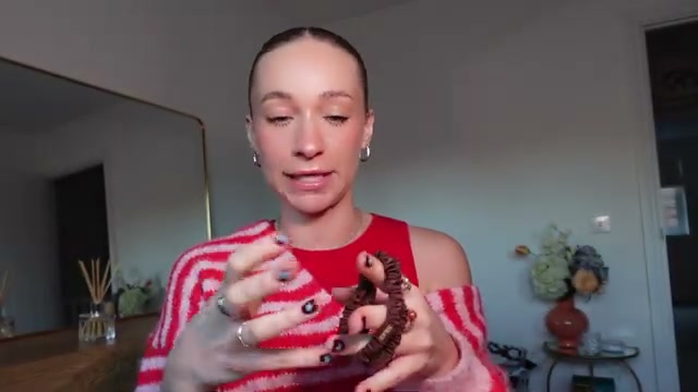 @chloeswiftstylist reviewing Silke London Hair Ties at 05:46 in a YouTube Shorts video