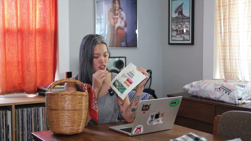 @chrissstttiiine reviewing Ballerina Farm Farmer Hydrate at 18:58 in a YouTube Shorts video