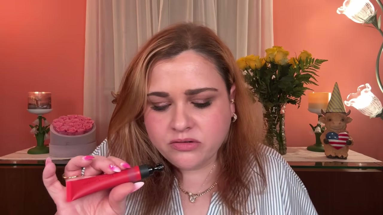 Glossy Lip Hue Hydrating Lip Shine with Hyaluronic Acid