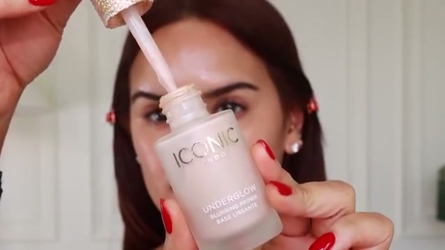 @daceycash reviewing Iconic London Underglow Blurring Primer at 05:16 in a YouTube Shorts video