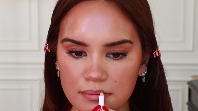Ultra Suede® Sculpting Lip Pencil