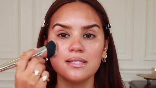 @daceycash reviewing REFY Skin Base at 06:27 in a YouTube Shorts video