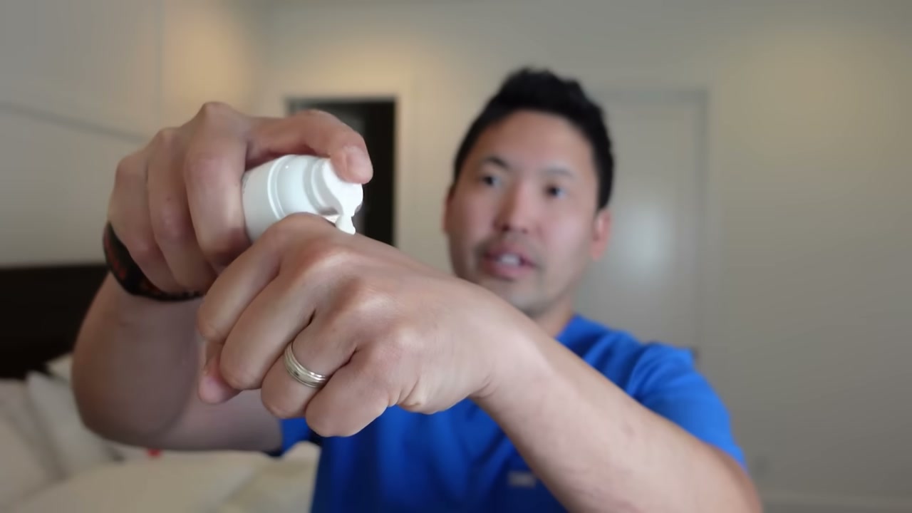 @danielsugaimd reviewing EltaMD UV Clear Broad-Spectrum SPF 46 at 07:11 in a YouTube Shorts video