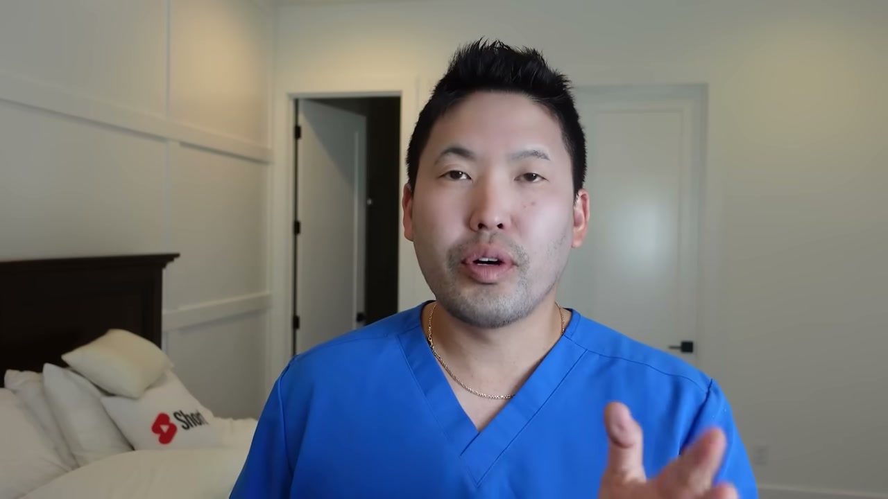 @danielsugaimd reviewing La Roche-Posay Cicaplast Balm B5 SPF 50 at 10:53 in a YouTube Shorts video