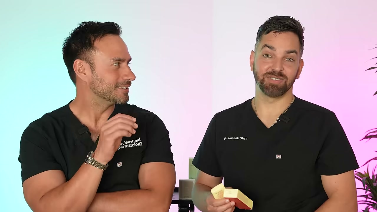@doctorly reviewing House of HUR Weightless Sun Fluid at 06:50 in a YouTube Shorts video