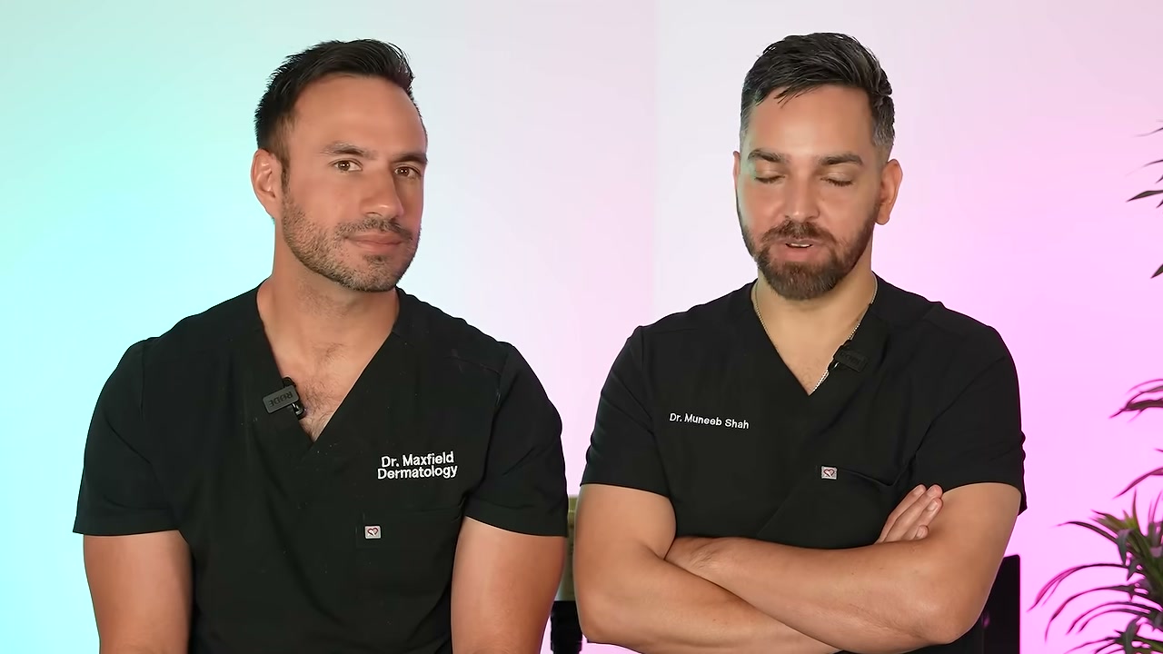 @doctorly reviewing Isntree Hyaluronic Acid Watery Sun Gel at 14:23 in a YouTube Shorts video