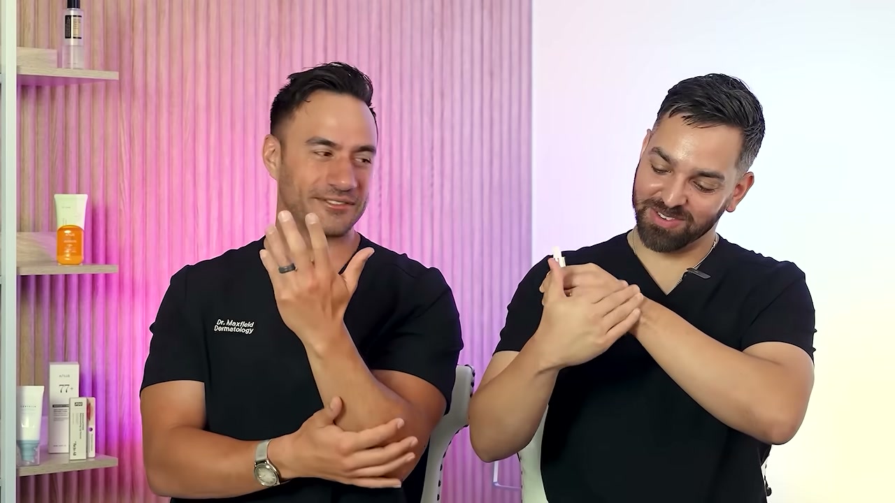 @doctorly reviewing IUNIK Beta Glucan Power Moisture Serum at 16:26 in a YouTube Shorts video