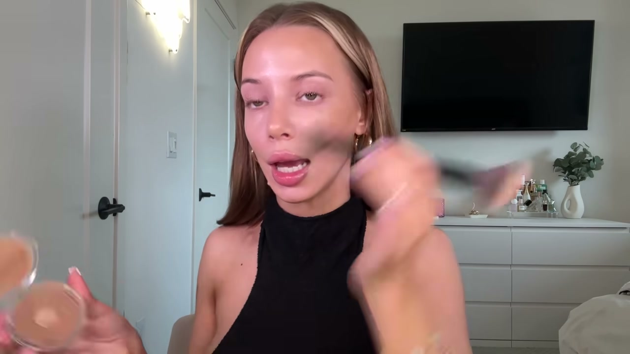 Cheek Kiss Cream Bronzer