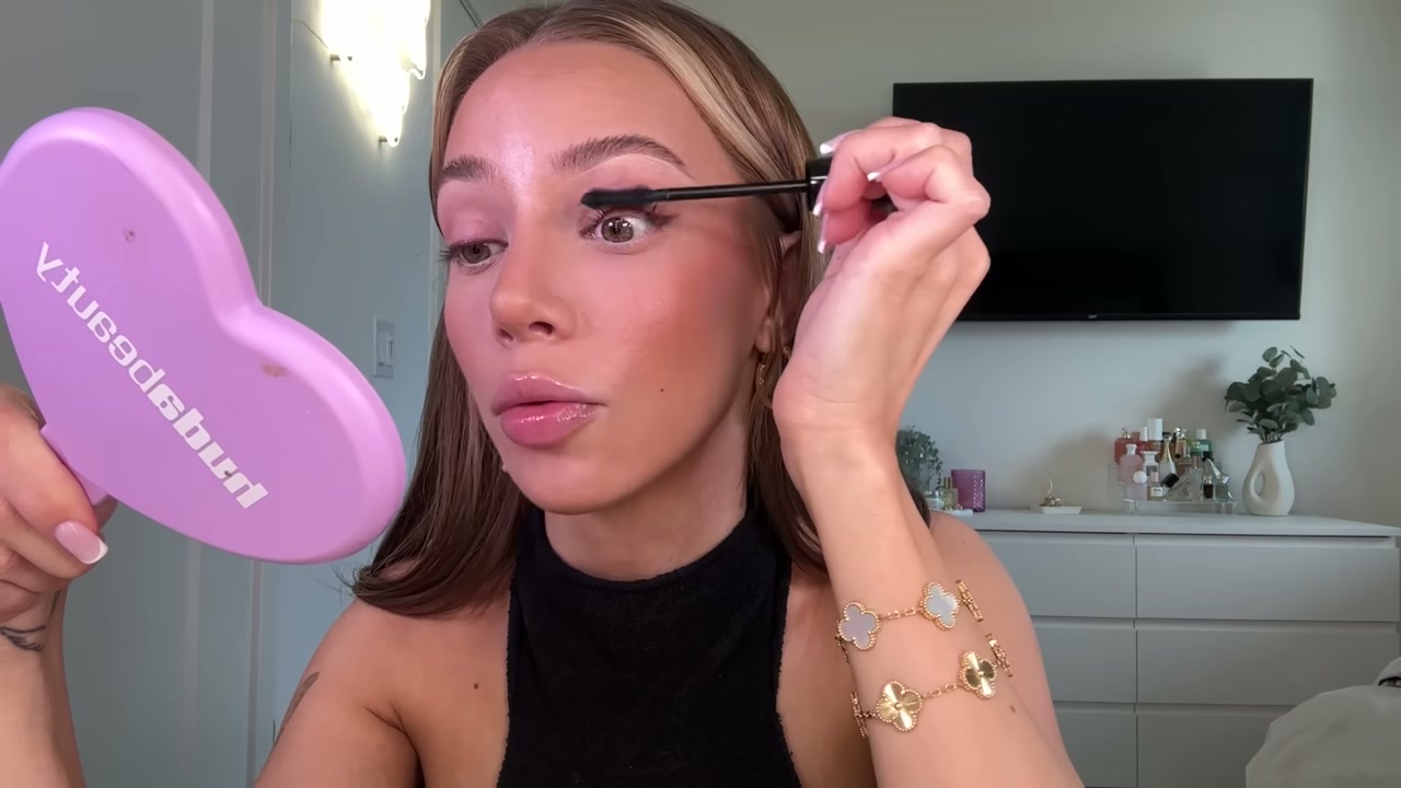 Highly Rated Anti-Gravity Waterproof Mascara