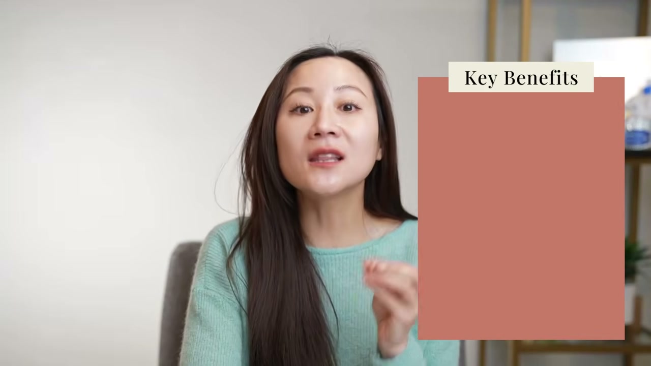 @dr.jennyliu reviewing Neutrogena Hydro Boost Water Gel Lotion Sunscreen SPF 50 at 09:03 in a YouTube Shorts video