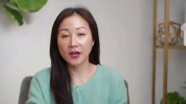 @dr.jennyliu reviewing Proya Advanced Repair Essence at 08:11 in a YouTube Shorts video