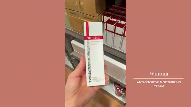 @dr.jennyliu reviewing Winona Anti-Sensitive Moisturizing Cream at 04:57 in a YouTube Shorts video