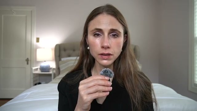 @drdrayzday reviewing Alpha Care Glycolic Acid Lotion at 08:26 in a YouTube Shorts video
