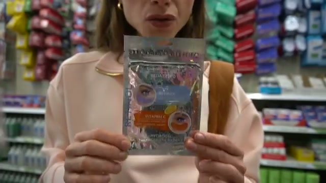 @drdrayzday reviewing Global Beauty Care Bedazzled Retinol Vitamin C Hydrogel Eye Patches at 03:05 in a YouTube Shorts video