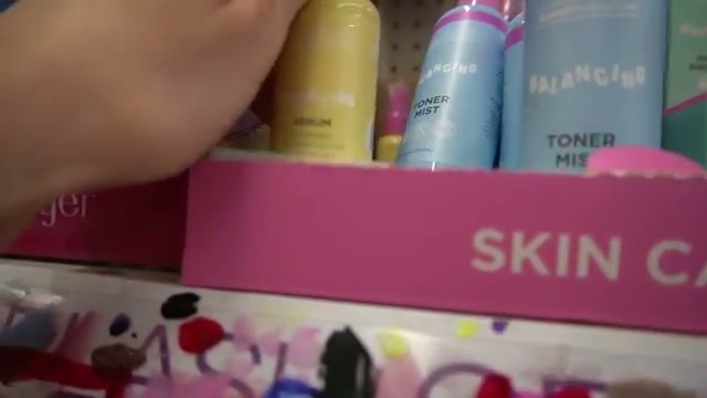 @drdrayzday reviewing Global Beauty Care Daily Gel Face Lotion at 13:56 in a YouTube Shorts video