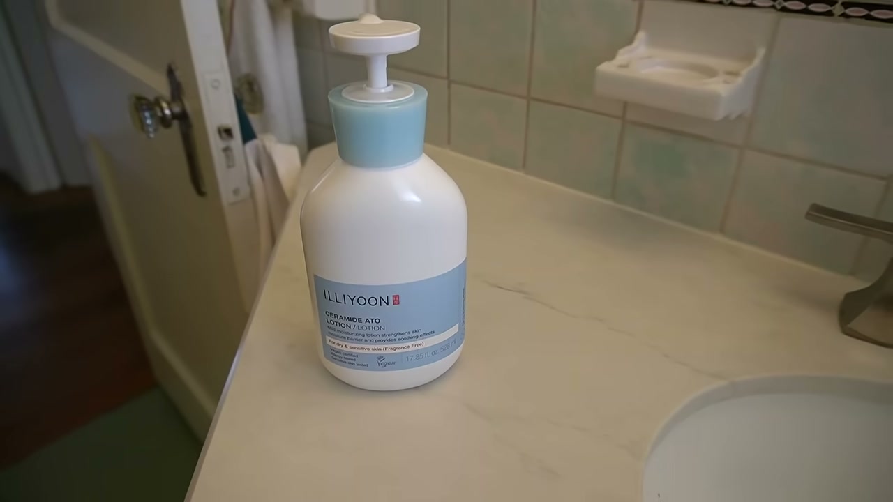 @drdrayzday reviewing Illiyoon Ato Ceramide Lotion at 19:20 in a YouTube Shorts video