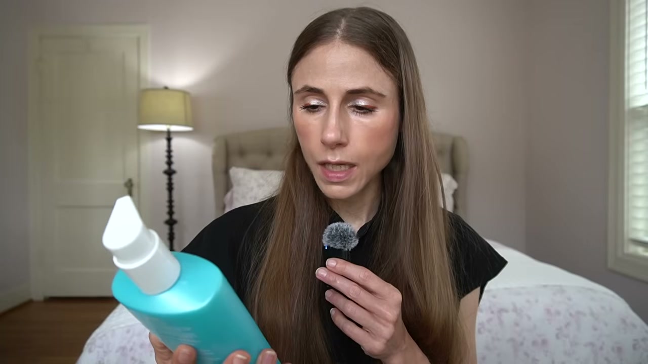 @drdrayzday reviewing Neutrogena Hydro Boost Body Gel Cream at 06:31 in a YouTube Shorts video