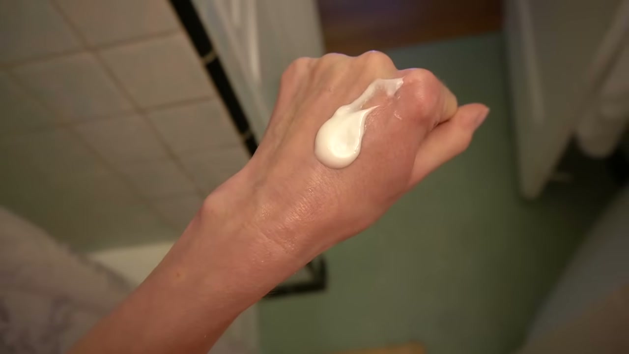 @drdrayzday reviewing Remedy Skin For Body Bumps KP Moisturizer at 08:44 in a YouTube Shorts video