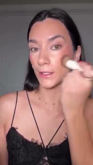 drugstoremaven mentioning Morphe Cloudlight Soft Glow Veil at 00:39 in their YouTube video