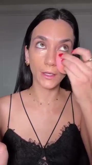 drugstoremaven mentioning Morphe Sudden Heat Cream Bronzer at 00:19 in their YouTube video