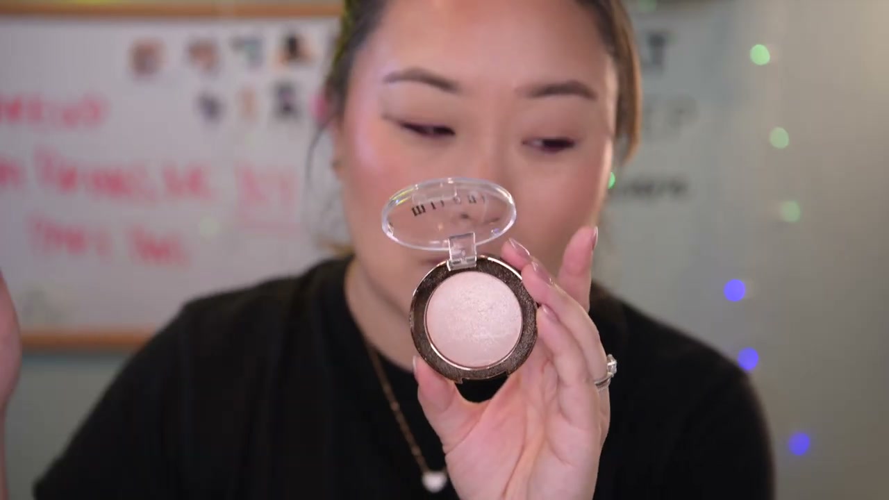 @eatsleepmascara reviewing Milani Baked Highlighter at 07:28 in a YouTube Shorts video