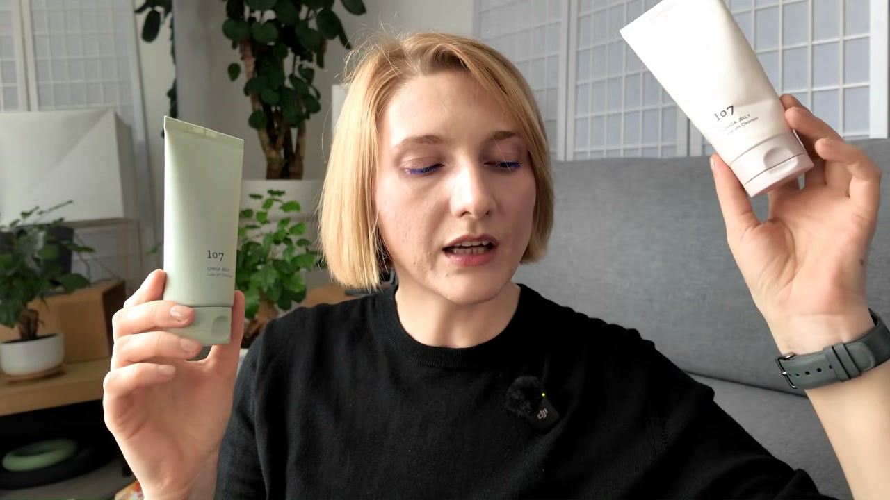 @editbyekat reviewing 107 Beauty Chaga Jelly Low pH Cleanser at 06:11 in a YouTube Shorts video
