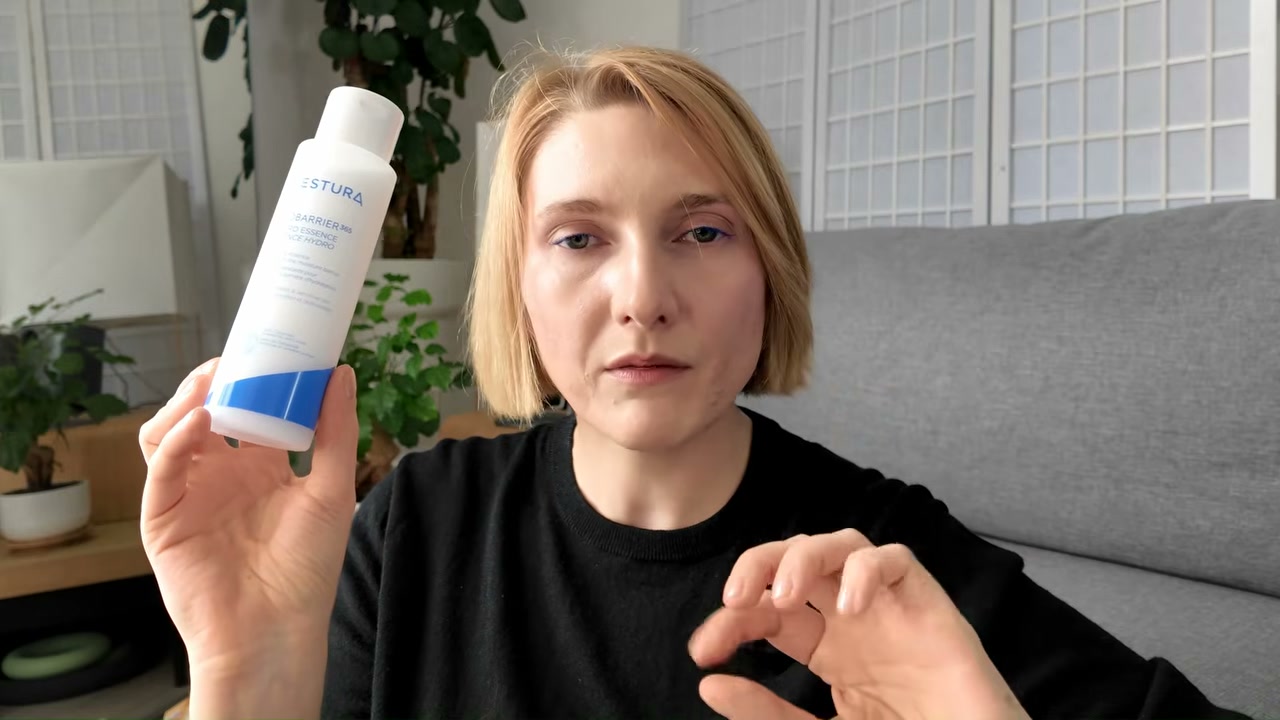 @editbyekat reviewing AESTURA ATO Barrier 365 Hydro Essence at 11:54 in a YouTube Shorts video