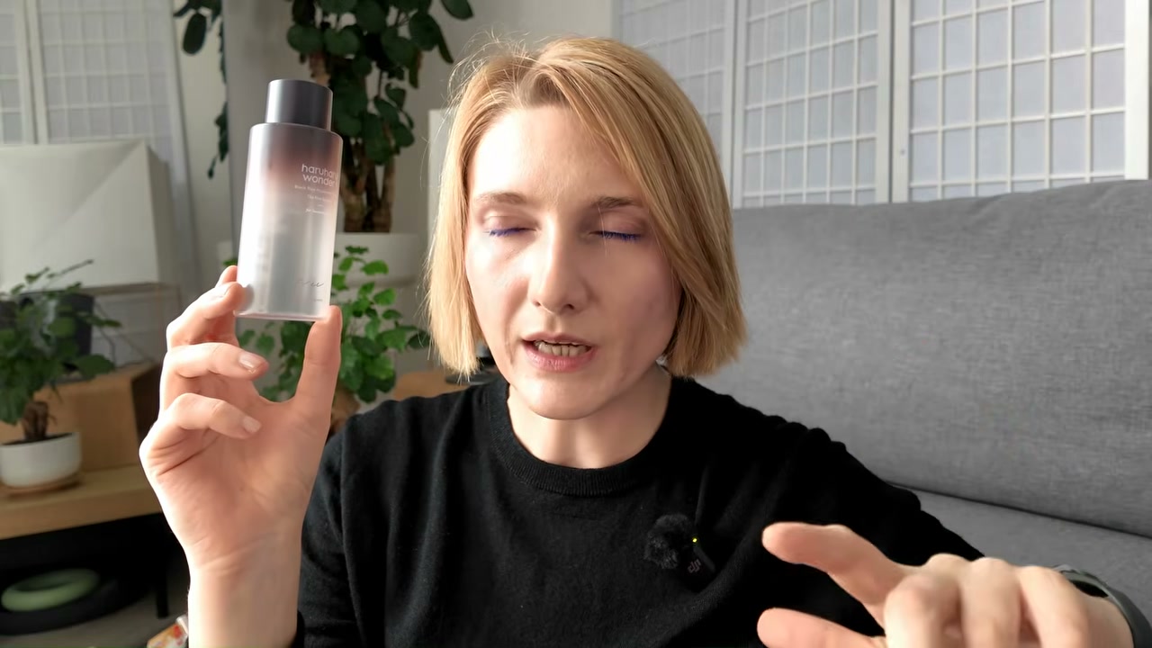 @editbyekat reviewing Haruharu Wonder Black Rice Hyaluronic Toner Fragrance Free at 10:47 in a YouTube Shorts video