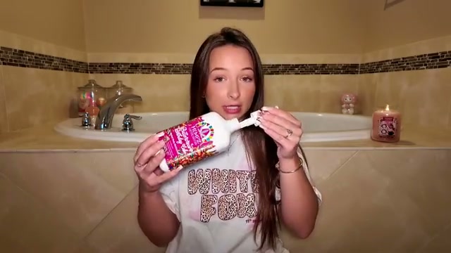 @emilylulamay reviewing Hemp Vanilla Frost Mountain Lotion at 09:26 in a YouTube Shorts video