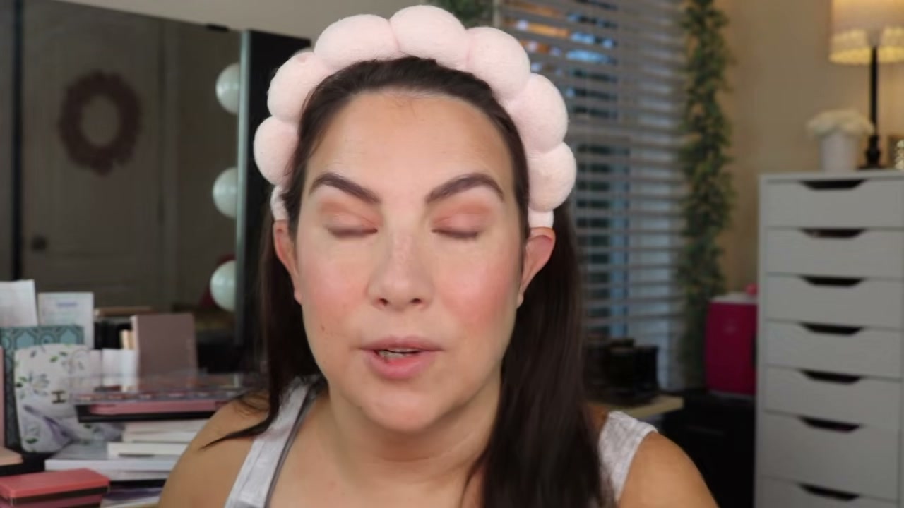 @emilynoel83 reviewing Anastasia Beverly Hills Glidr Shadow Stick at 13:35 in a YouTube Shorts video