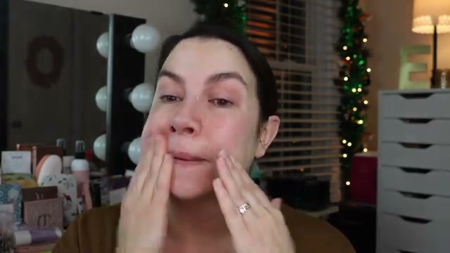 @emilynoel83 reviewing e.l.f. Cosmetics Liquid Poreless Putty Primer at 02:59 in a YouTube Shorts video