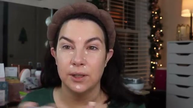 @emilynoel83 reviewing e.l.f. Cosmetics Tap & Blend Concealer Brush at 03:29 in a YouTube Shorts video