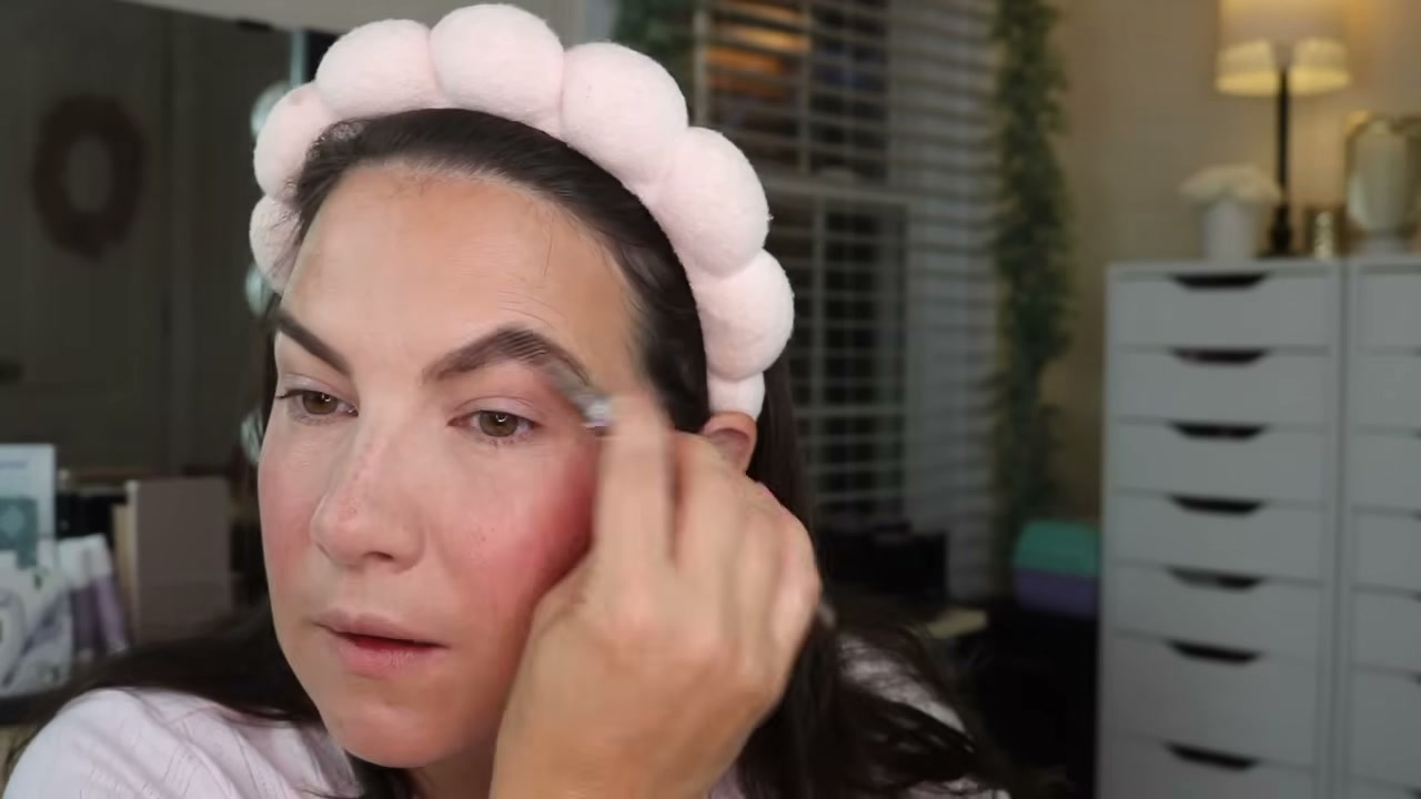 @emilynoel83 reviewing Essence Baby Got Brow Eyebrow Pencil at 14:07 in a YouTube Shorts video