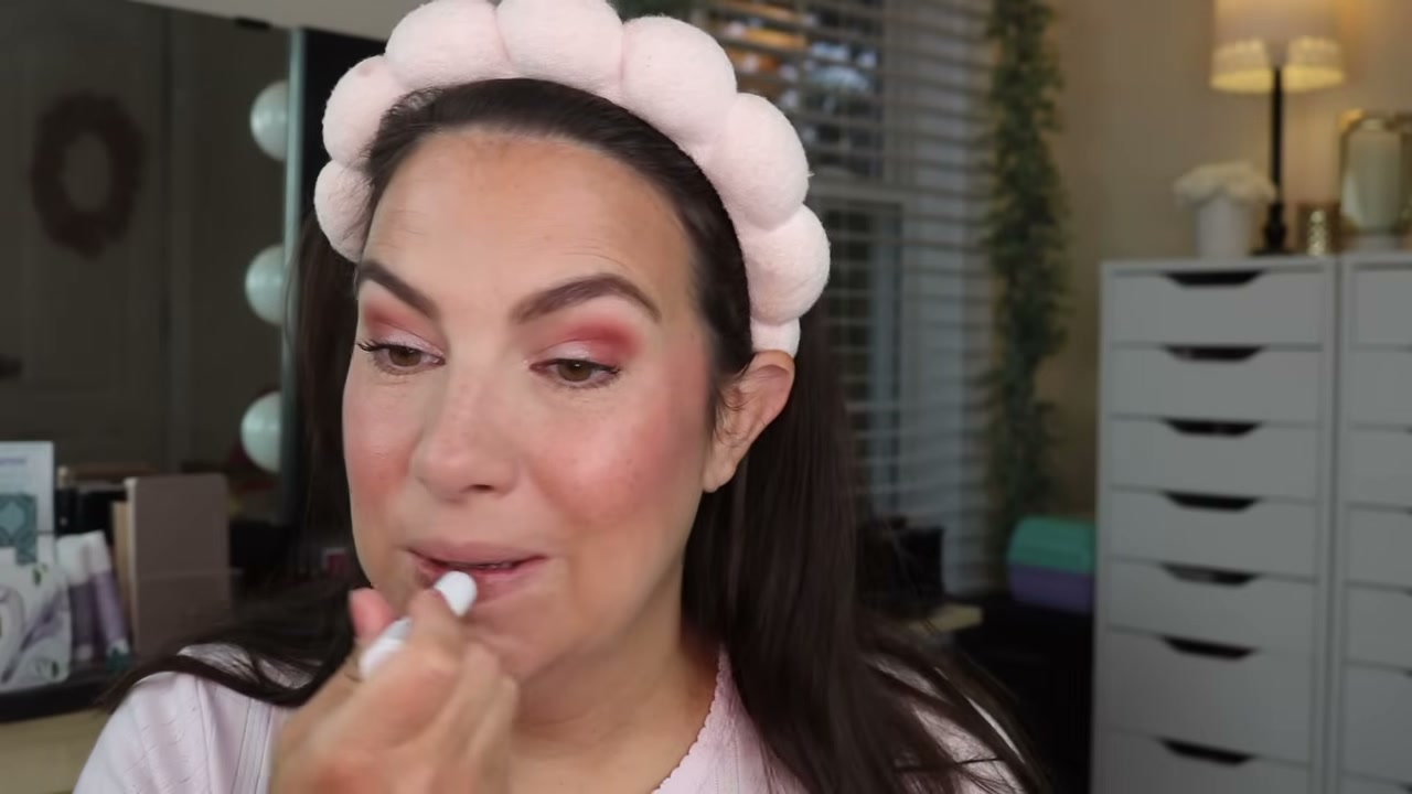 @emilynoel83 reviewing Essence Juicy Bomb at 22:50 in a YouTube Shorts video