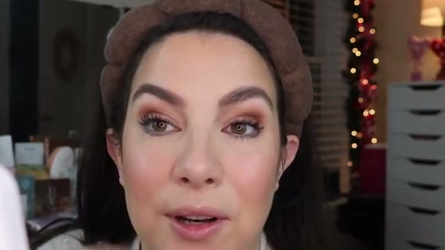 @emilynoel83 reviewing Essence Lash Princess Volume Mascara at 19:53 in a YouTube Shorts video