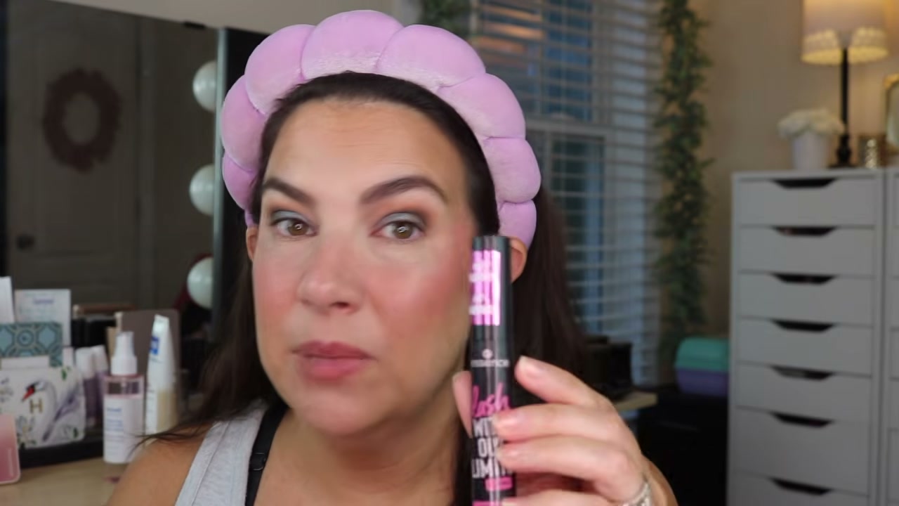 @emilynoel83 reviewing Essence Lash Without Limits Tubing Mascara at 12:22 in a YouTube Shorts video